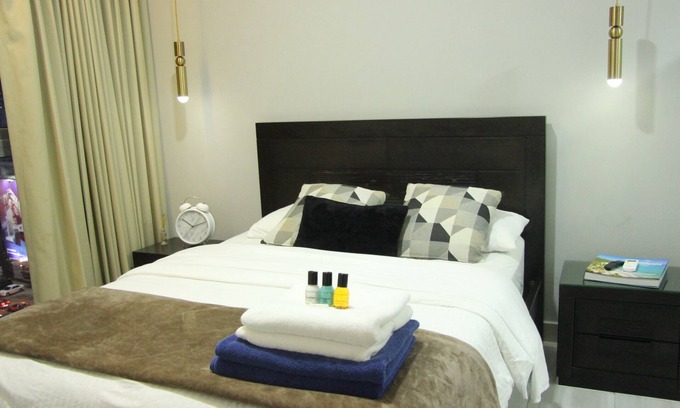 Downtown Santo Domingo Apartment | Luxury Suite -WIFI -NETFLIX NACO-POOL-GYM 2PX