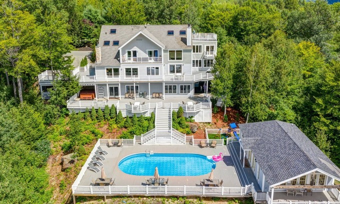 Sunday River Area House | Luxury Sunday River Bike, Hike & Canoe Home! - 10 Bdrms, Hot Tub & Much More!