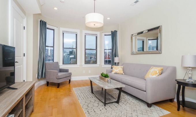 North End Condo | Luxury Top Floor 2 Bedroom in the heart of Boston's North End