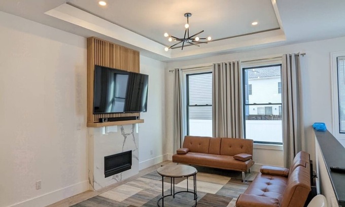 Nonantum House | Luxury townhouse 6 Miles from Boston. New construction. Monthly rents