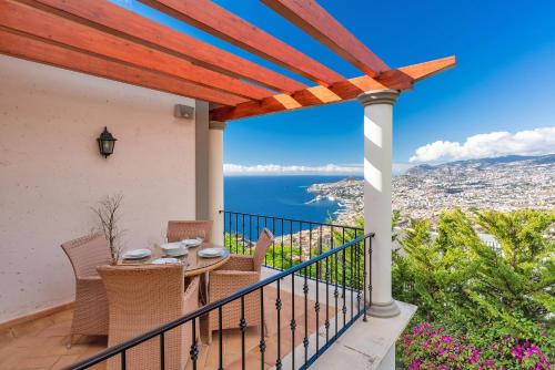 Sao Goncalo Apartment | Luxury two bedroom Palheiro Village by HR Madeira