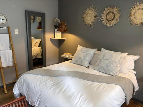 Rustenburg House | Luxury Upmarket Guesthouse 20 on 4th