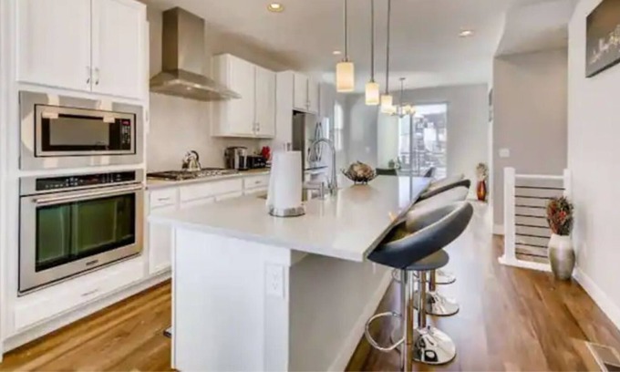 Northfield House | Luxury/Urban Oasis,Rooftop Deck, Mountain View’s