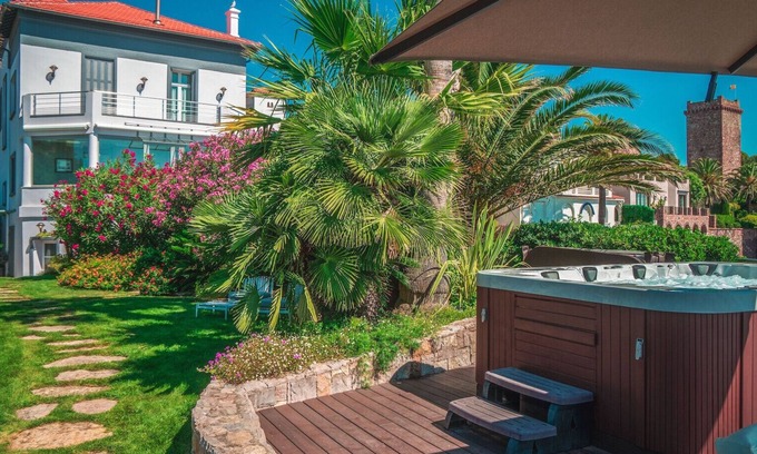 Mandelieu-la-Napoule Beach Villa | Luxury villa on the beach