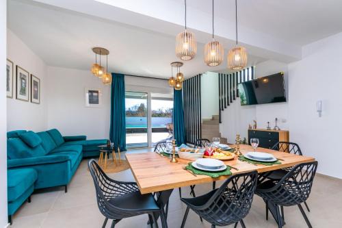 Murvica Villa | Luxury Vila Klara with heated pool, near Airport&Zadar