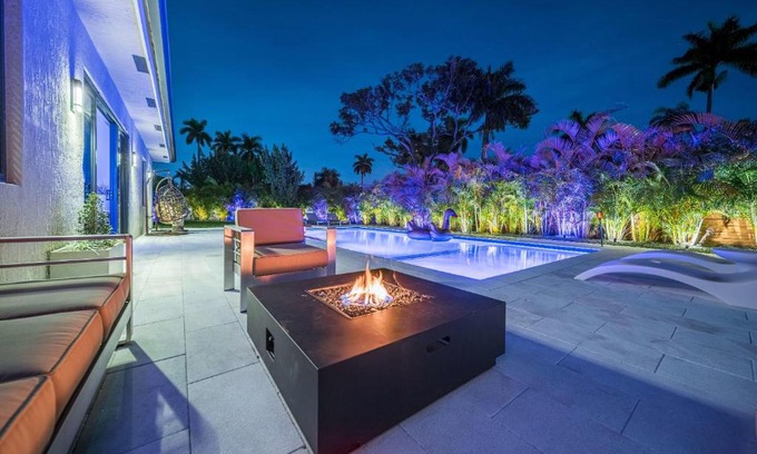 Golden Glades Villa | Luxury Villa Amara w/Heated Pool/Sauna/Gym/BBQ