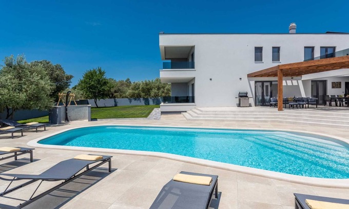 Peruski Villa | Luxury Villa Immensity with Pool