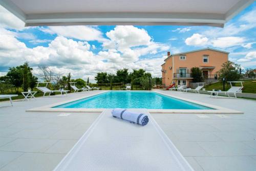 Suhovare Villa | Luxury Villa Maria with large pool