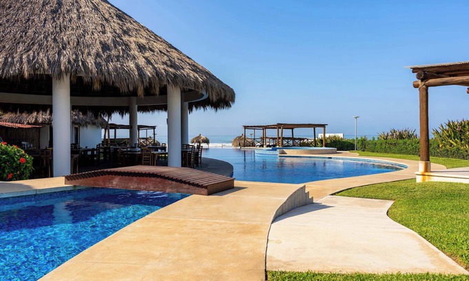 Boulevard Barra Vieja Villa | Luxury Villa Private Beach Dreams Diamante