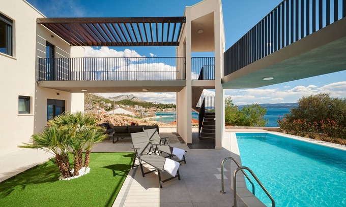 Dugi Rat House | Luxury villa with a swimming pool Mali Rat, Omiš (K-21548)