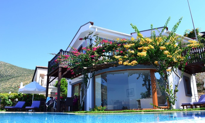 Kalkan Villa | Luxury villa with private infinity pool and jacuzzi within 80metres of the sea