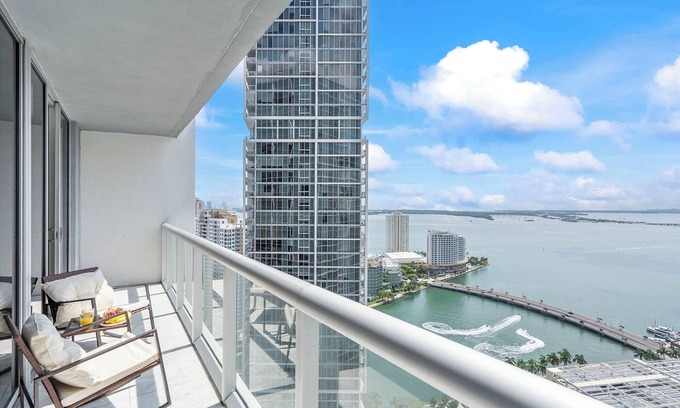 Downtown Miami Condo | Luxury Waterfront 2 Bdrs condo at Icon Brickell - W Hotel