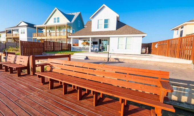 Rockport Villa | Luxury Waterfront Rockport Villa with private pool and fishing dock