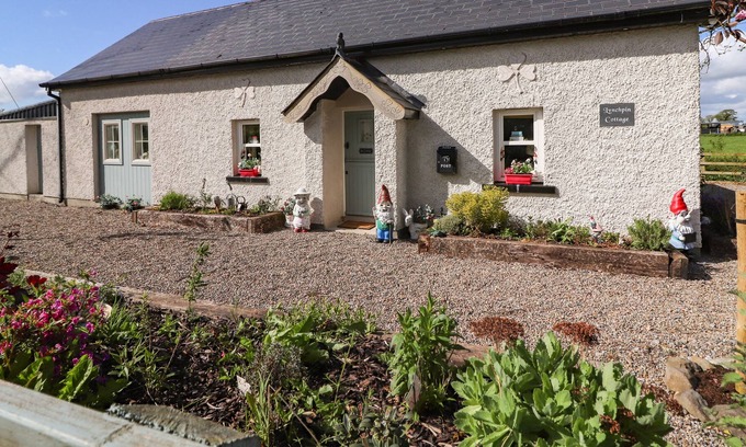 Bruff Cottage | LYNCHPIN COTTAGE, pet friendly in Bruff, County Limerick