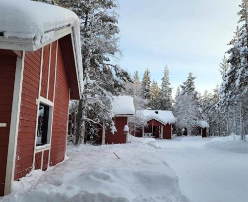Akaslompolo House | Mäntymajat