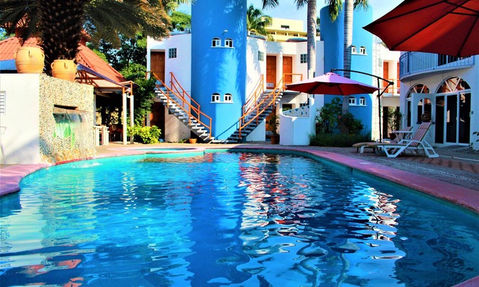 R Hotel | México Lindo