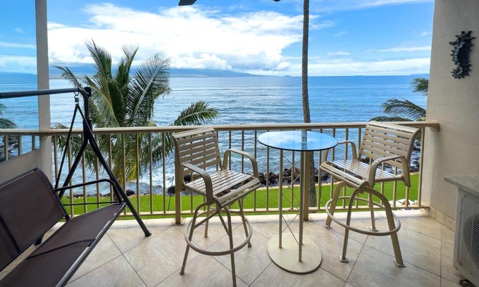 Maalaea Apartment | Maalaea Harbor-Oceanfront 2 Bedroom/2 Bath