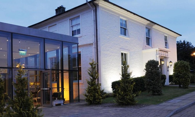 East Kilbride Hotel | Macdonald Crutherland House