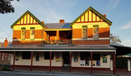 Maclean Hotel | Maclean Hotel