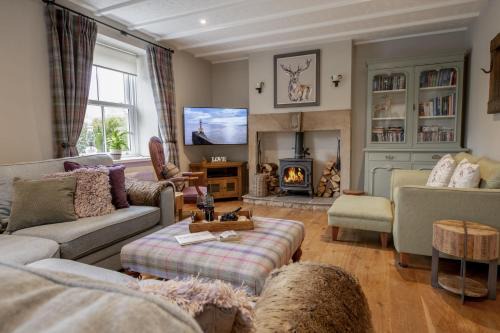 Low Eskcleth House | Mae Cottage