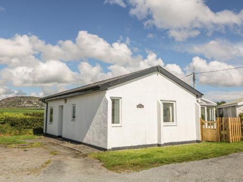 Garn Fadryn House | Maes Y Coed