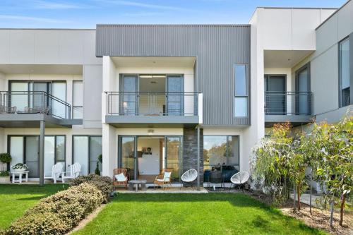 Torquay House | Magic Driftwood