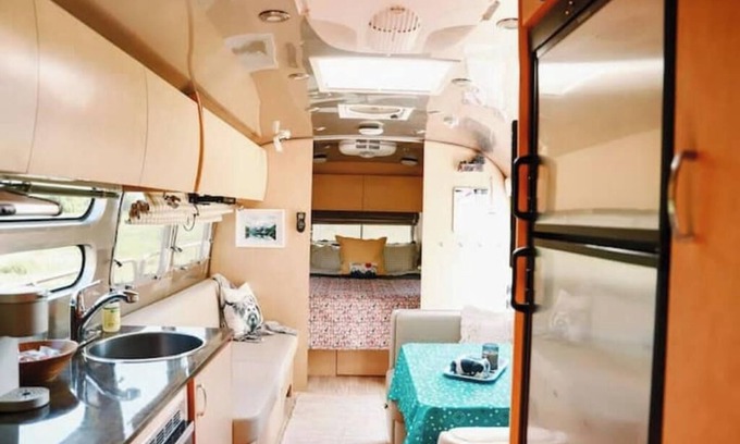 Midway Villa | Magical Airstream on a farmnn