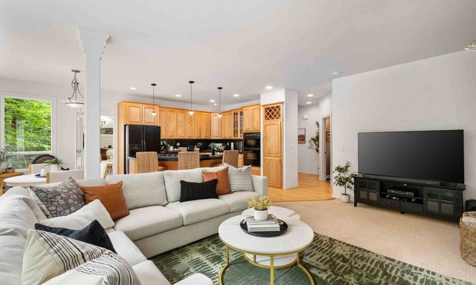 Bull Mountain House | Magnificent Bull Mountain Retreat on Greenspace, Pet Friendly, Huge Deck, Game Room, in Cul-de-Sac