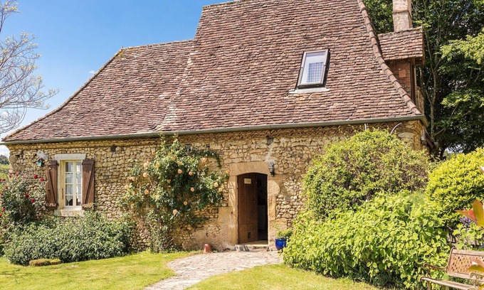 Thenon Other | Magnificent holiday home with pool in Thenon