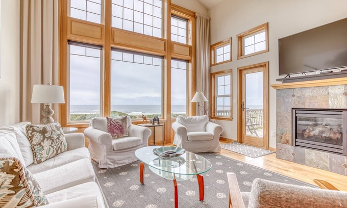 Neskowin House | Magnificent Ocean-view Townhome with Game Room, Hot Tub and King Suite!