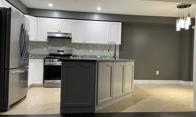 Churchill Meadows House | Magnificent TownHouse in the heart of Mississauga .