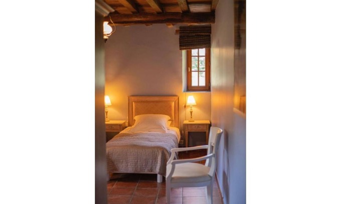 Jouques Cottage | MAGNIFICIENT VIEWS OVER ANSOUIS IN THE VILLAGE OF JOUQUES