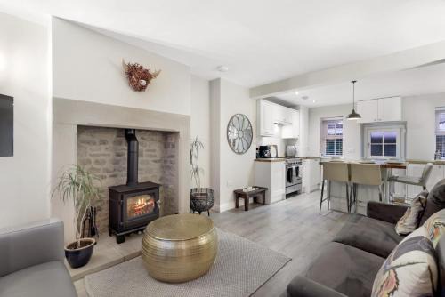 Eastgate House | Magpie Cottage - North East Escapes