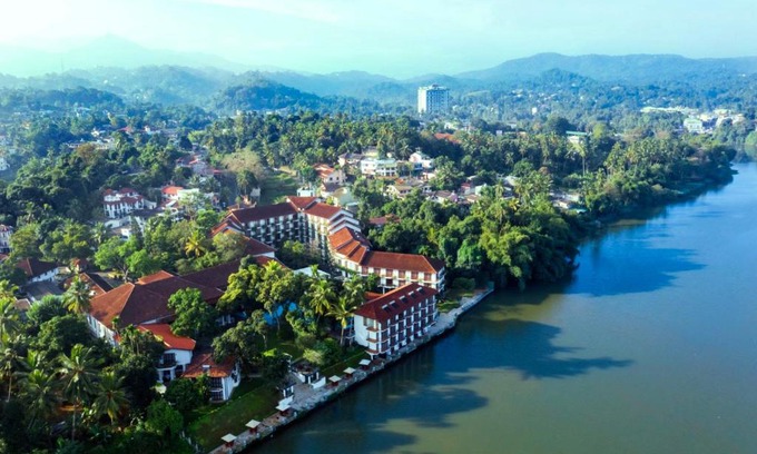 Kandy Hotel | Mahaweli Reach Hotel