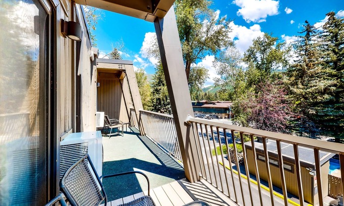 West End Cabin | Main St. studio - pool & hot tub - walk to lifts, dog-friendly, balcony