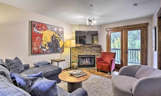 Frisco Apartment | Main Street Frisco Condo with Private Patio!