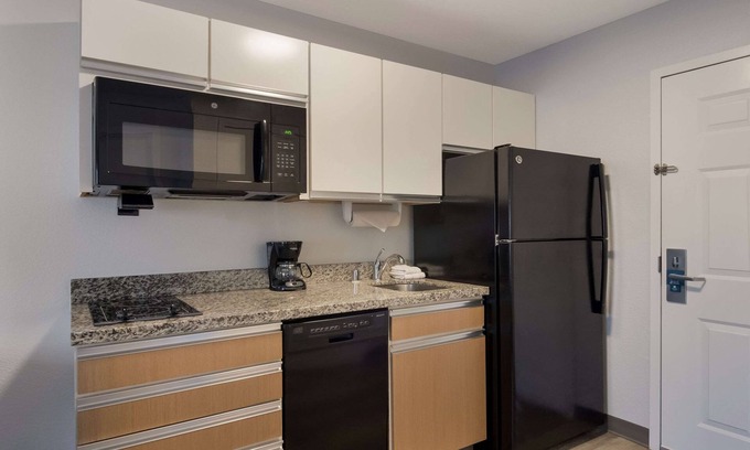 West Omaha Hotel | MainStay Suites Omaha Old Mill