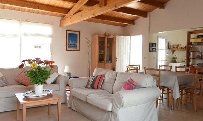 Ars-en-Re House | Maison à Ars-en-Ré près du port, terrasse ombragée, WiFi, ménage inclus - FR-1-434-8