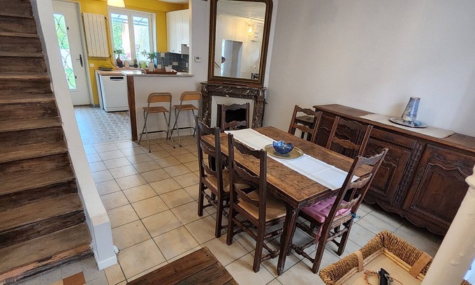 Villiers-sur-Morin House | Maison 10personnes+1banquette Pour 1 Enfant Jardin 300m2 et Barbecue Avec Bois