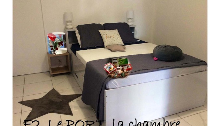 Le Port House | Maison avec piscine au Port 52 m² calme et agréable