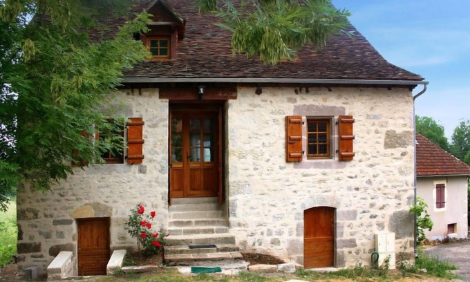 La Chapelle-aux-Saints House | Maison Bonneval by Interhome