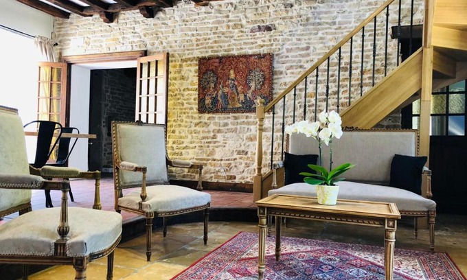 Nuits-Saint-Georges Bed & Breakfast | Maison Céleste