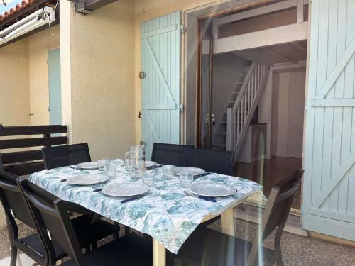 Leucate Villa | Maison cabine mezzanine 6 couchages PORT LEUCATE NATURISME PL070-104