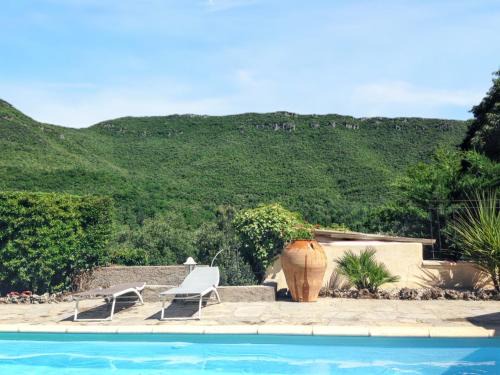 Saint-Julien-de-la-Nef House | Maison charmante à Saint-Julien-de-la-Nef avec piscine partagée