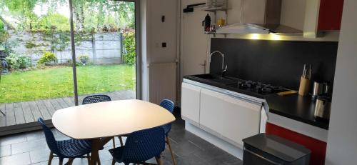 Vieux-Conde House | Maison confortable à Vieux-Condé avec jardin privé et parking