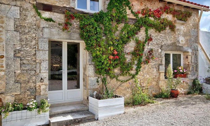 Lempzours House | Maison d'Amis Des Hirondelles