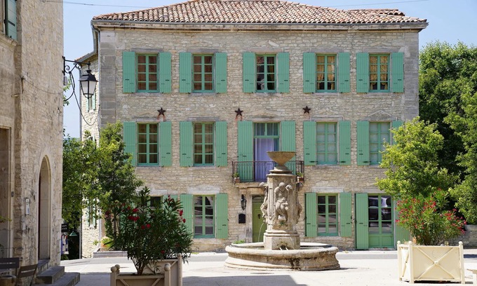 Barjac Bed & Breakfast | MAISON D'HOTES LA GOURGUILLE