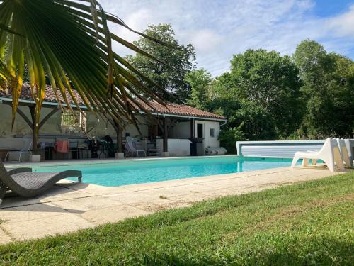 Agonac House | Maison de campagne avec grande piscine