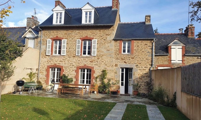 Saint-Briac-sur-Mer House | Maison de Pêcheur en Plein Cœur de Bourg