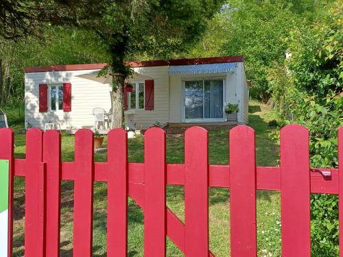 Le Menoux House | Maison en Berry avec jardin clos et terrasse - draps et ménage inclus - FR-1-591-408